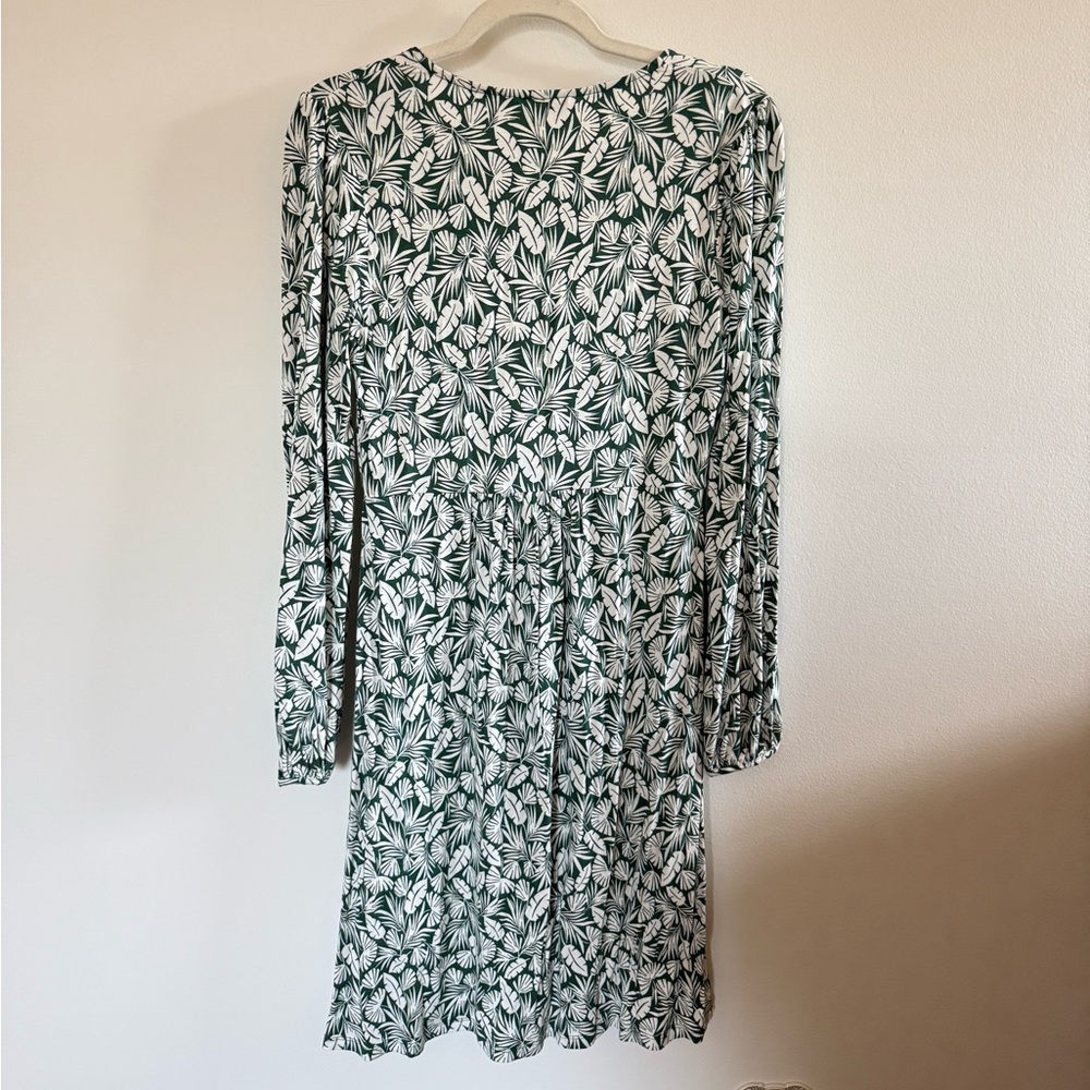 Boden • NWT Hattie Palm Leaf Green Jersey Dress Sz 6 V Neck Clover Preppy - Picture 6 of 7